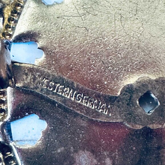 Vintage Western Germany 2" Floral Brooch Pin Sugar Enamel Gold Tone Distressed - Picture 2 of 4